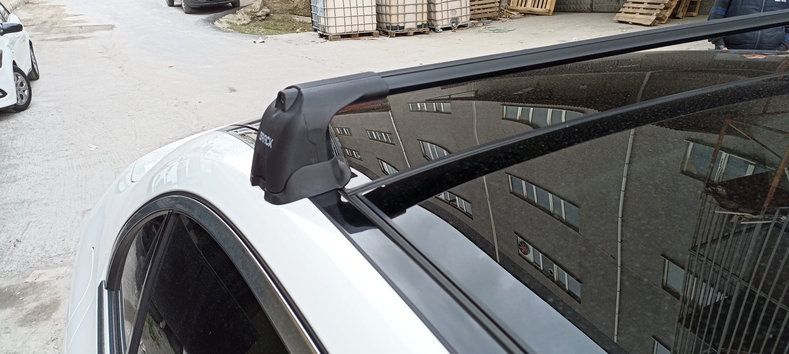For Mercedes E Series W213 2016-Up Roof Rack System Carrier Cross Bars Aluminum Lockable High Quality of Metal Bracket Silver