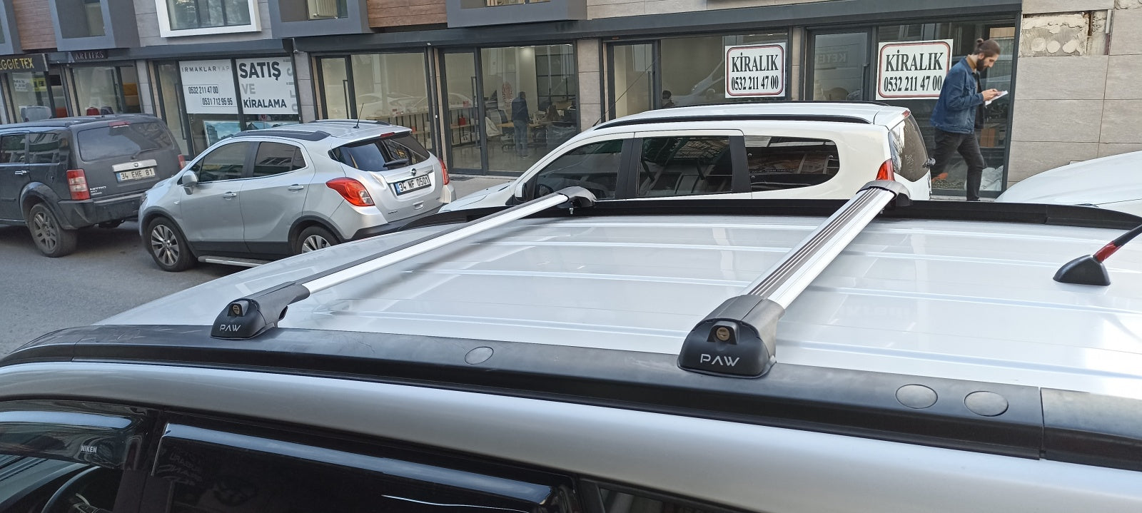 For RAM V00 Van 2010-Up Roof Rack System Carrier Cross Bars Aluminum Lockable High Quality of Metal Bracket Silver